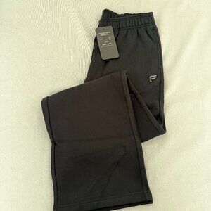 NWT - Fabletics Cozy Fleece Wide Leg Sweatpant -M